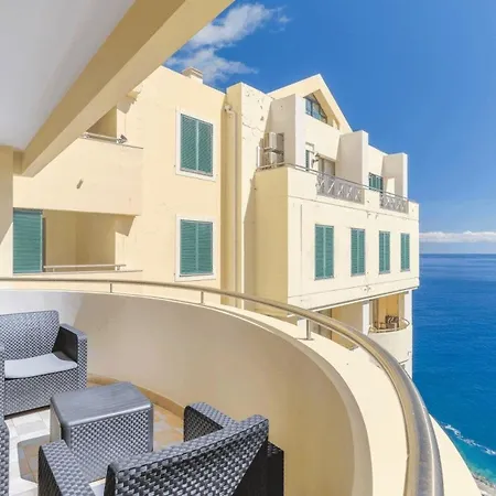 Apartment Studio Fuer 7 Personen Und 1 Kind In So Martinho, Madeira Und Umgebung